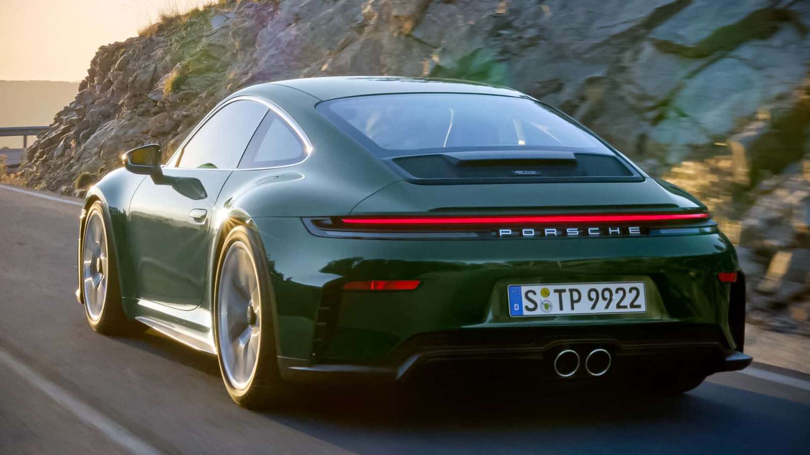 Πρεμιέρα για την ανανεωμένη Porsche 911 GT3